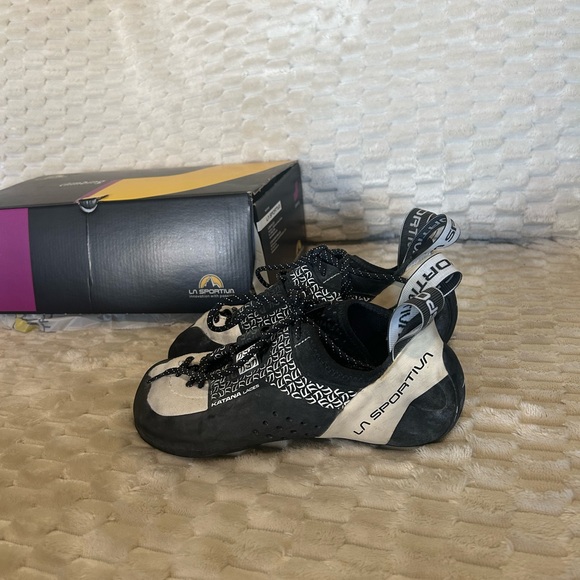 La Sportiva Women's Katana Black and White Climbing Shoes - Picture 3 of 5